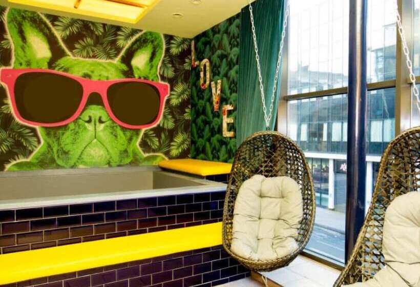 스탠다드 룸, The Shankly