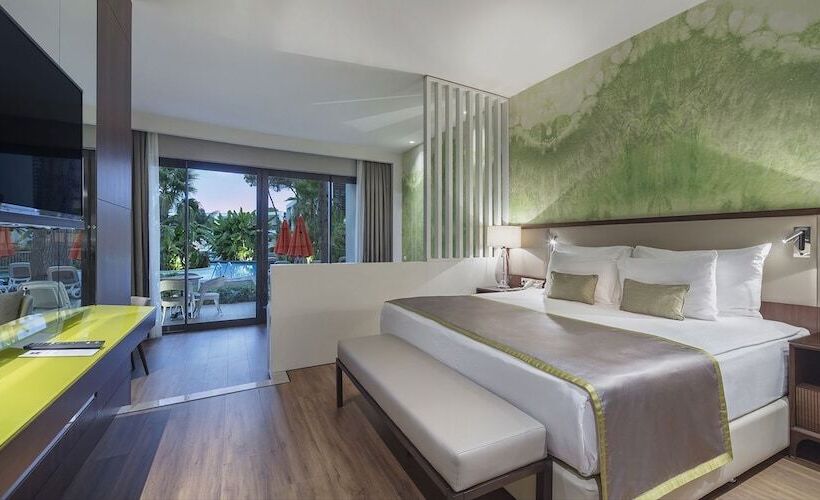 풀장 전망 스위트, Trendy Lara