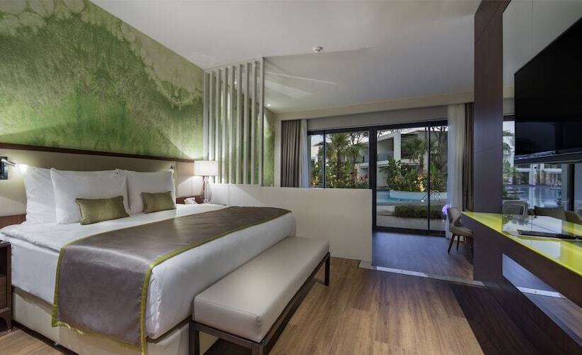 풀장 전망 스위트, Trendy Lara