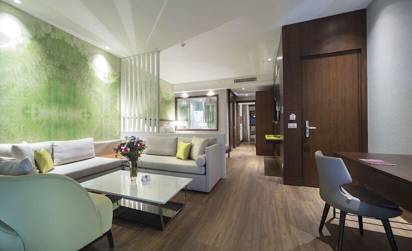 패밀리 스위트, Trendy Lara