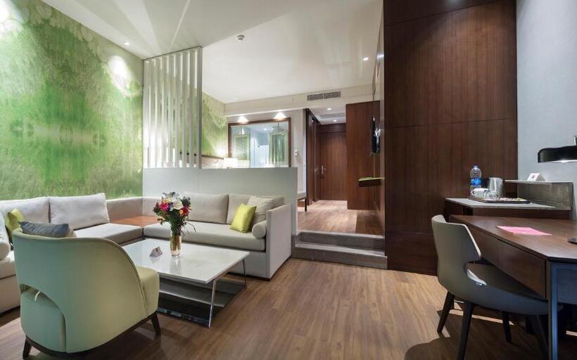 풀장 전망 스위트, Trendy Lara