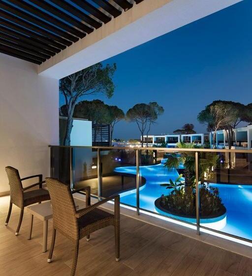 패밀리 스위트, Trendy Lara