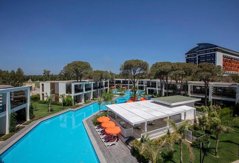 패밀리 스위트, Trendy Lara