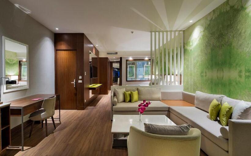 패밀리 스위트, Trendy Lara