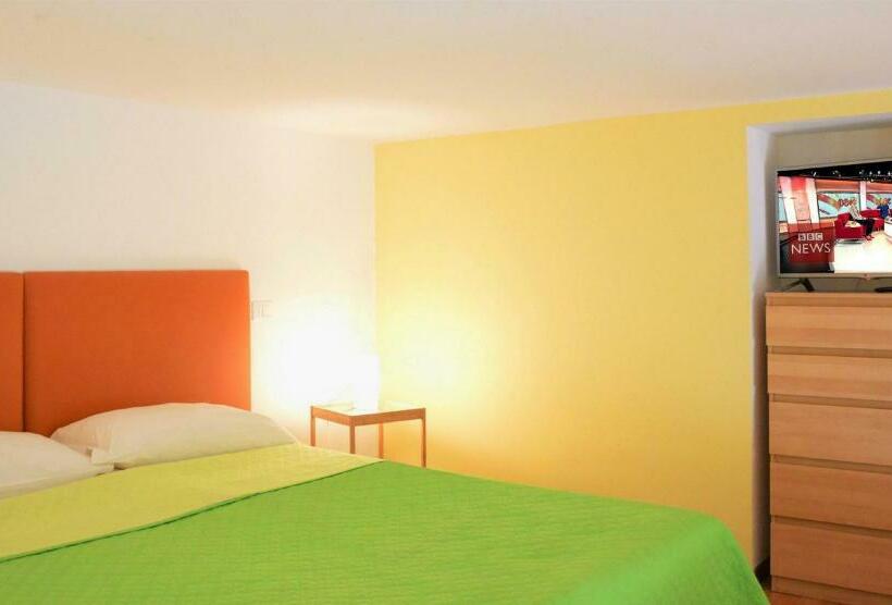 バルコニー付きスタンダードステューディオ, Sorrento Guest House