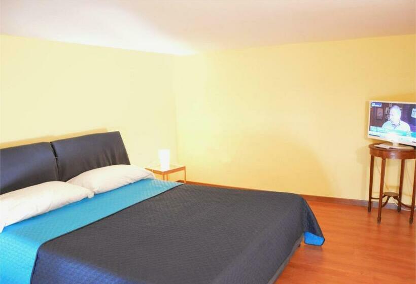 スタンダードスタジオ, Sorrento Guest House