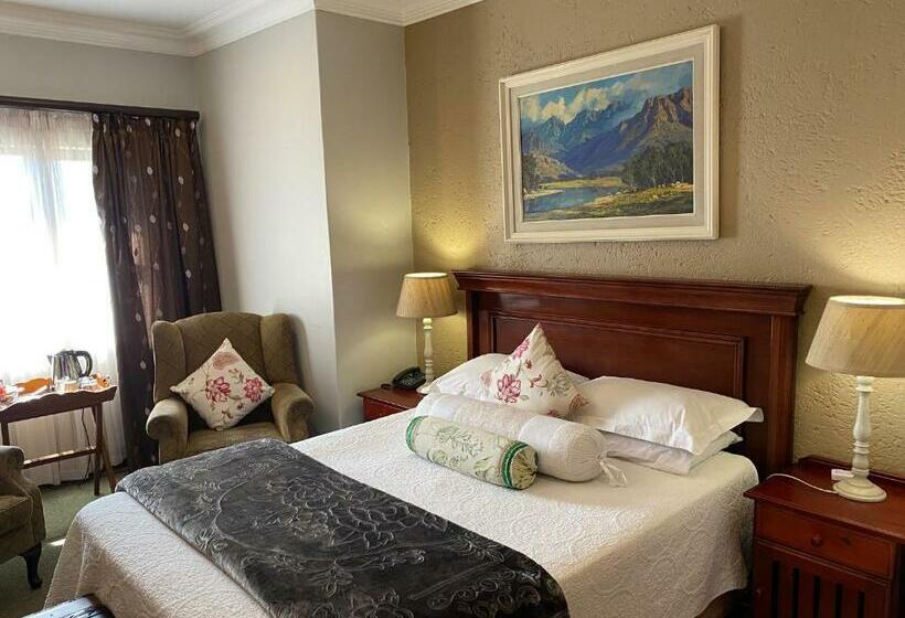 سوییت سوپریور, Green Valley Lodge