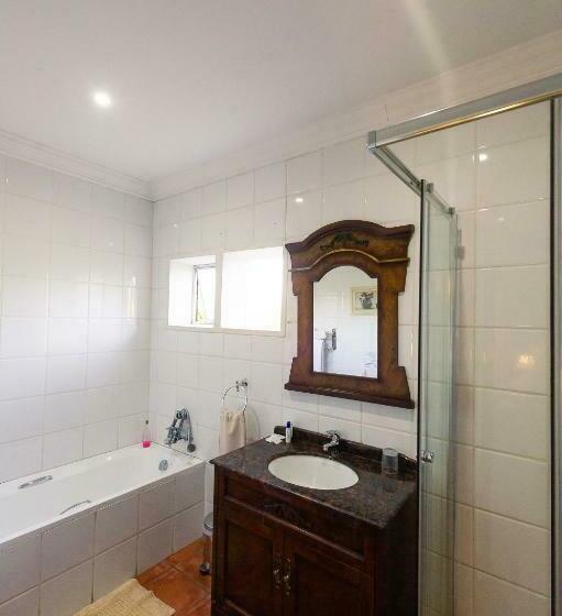 سوییت خانوادگی, Green Valley Lodge