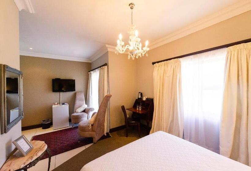 سوییت سوپریور, Green Valley Lodge