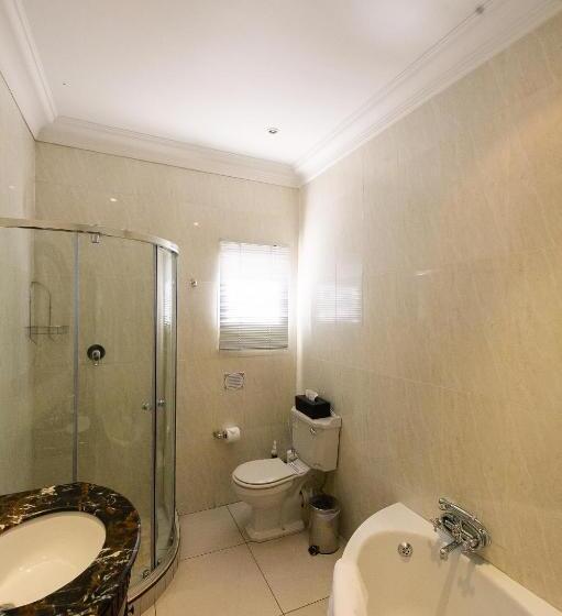 سوییت سوپریور, Green Valley Lodge