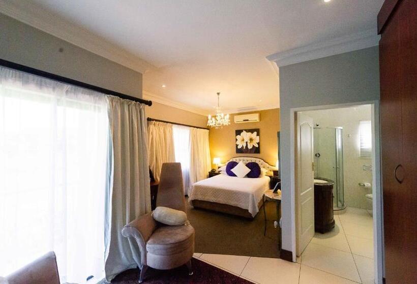 سوییت سوپریور, Green Valley Lodge