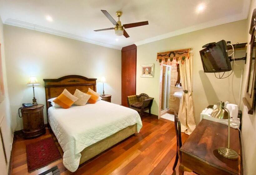 اتاق لوکس, Green Valley Lodge