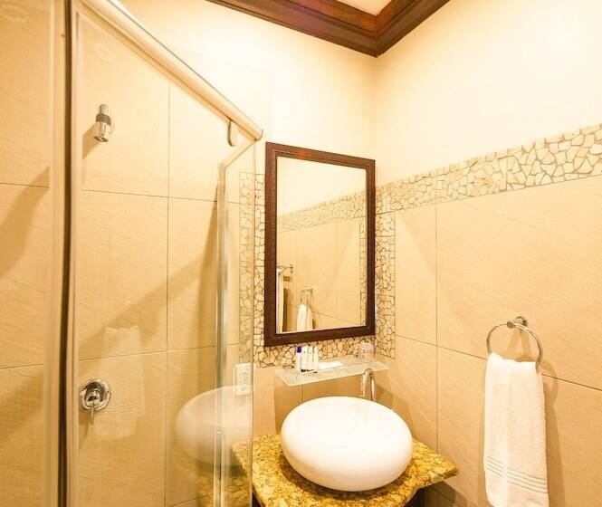 اتاق لوکس, Green Valley Lodge