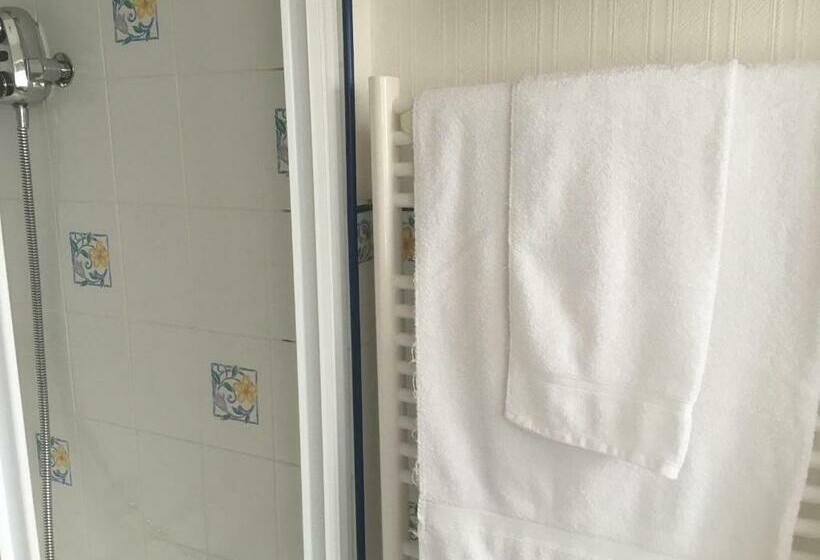 スタンダードルーム, Grove House Guest House