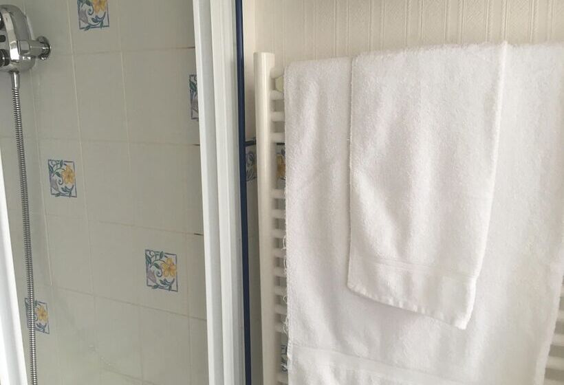 スタンダードルーム, Grove House Guest House