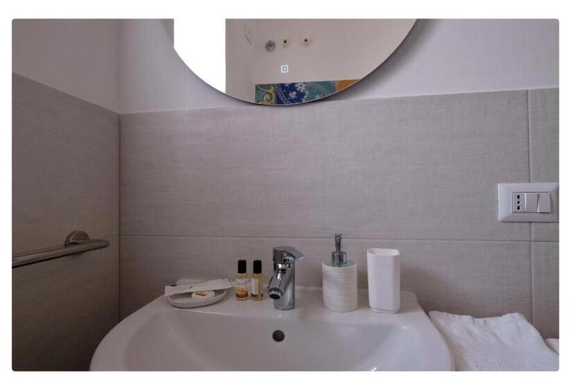 标准三人间, Morfeo Charming Rooms & Relax