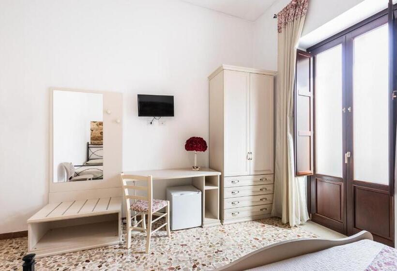 Номер Стандарт Трехместный, Morfeo Charming Rooms & Relax