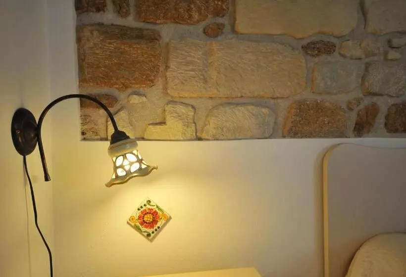 اتاق خانوادگی, Morfeo Charming Rooms & Relax