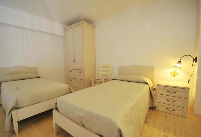 Семейный Номер, Morfeo Charming Rooms & Relax