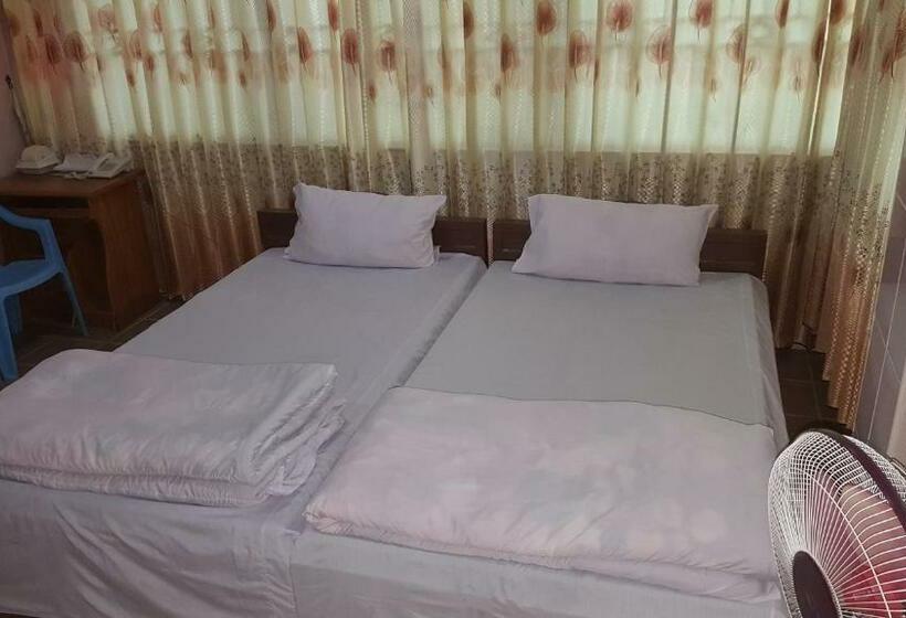اتاق استاندارد, Red Dragon Hotel Hsipaw