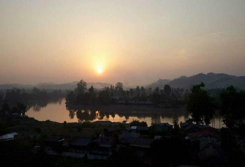 اتاق اکونومی با حمام مشترک, Red Dragon Hotel Hsipaw