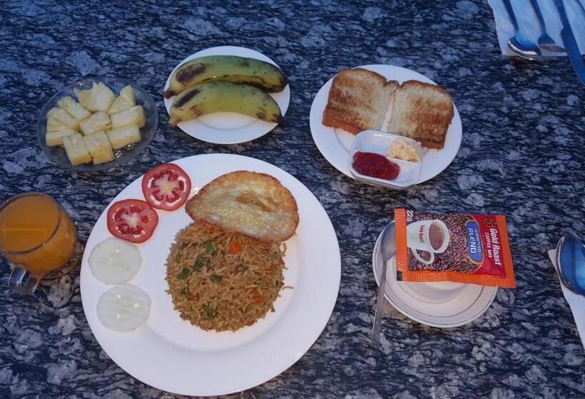 اتاق اکونومی با حمام مشترک, Red Dragon Hotel Hsipaw