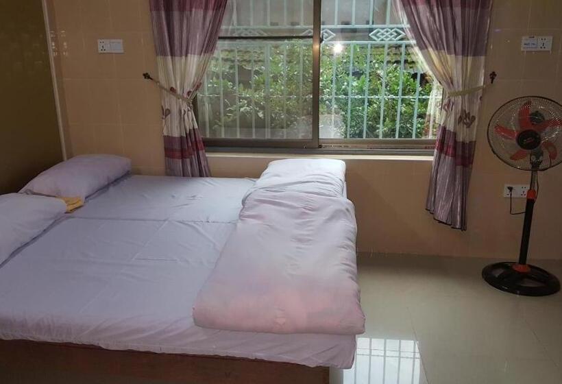 اتاق اکونومی با حمام مشترک, Red Dragon Hotel Hsipaw