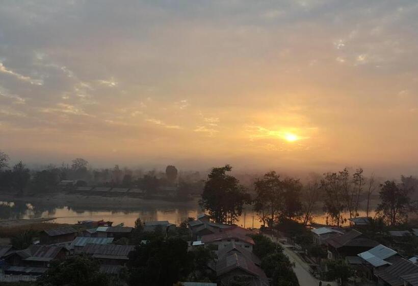 اتاق استاندارد یک نفره, Red Dragon Hotel Hsipaw