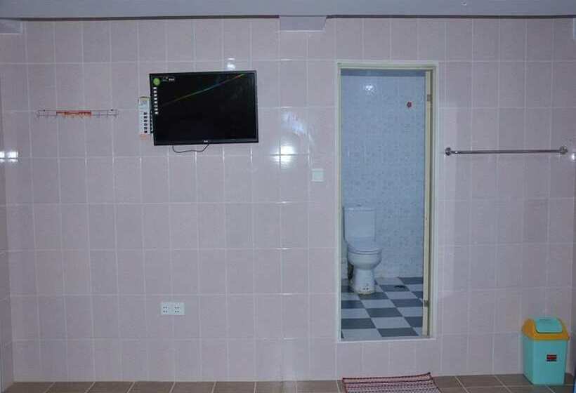 اتاق استاندارد سه نفره, Red Dragon Hotel Hsipaw