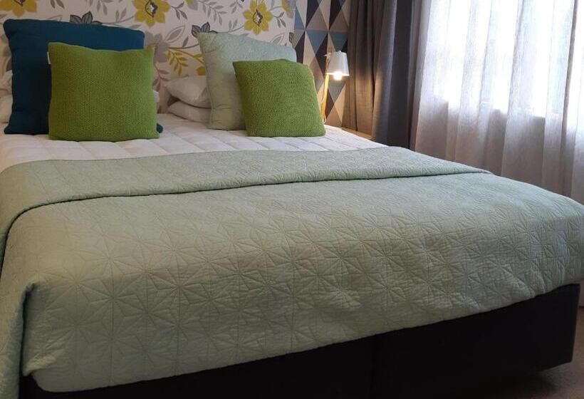 带2个卧室的套房, Asure Destiny On Fitzherbert Motel