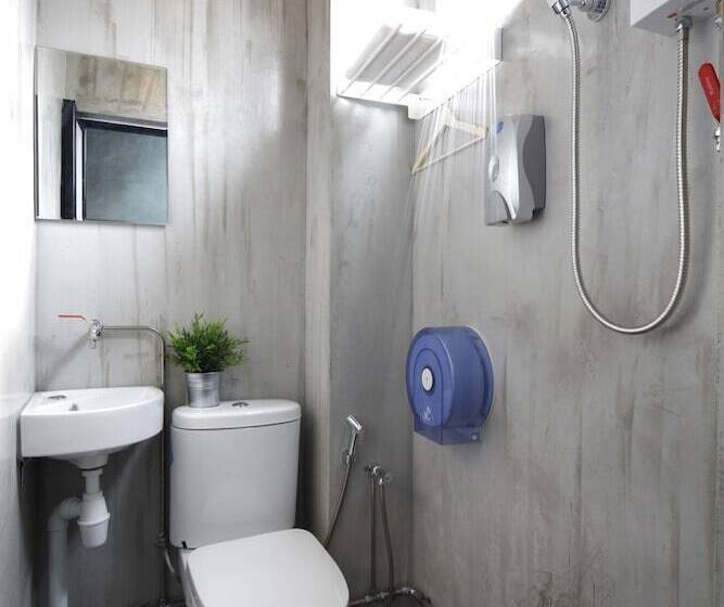 تختخواب در اتاق مشترک, Beat. Capsule Hostel @ Boat Quay