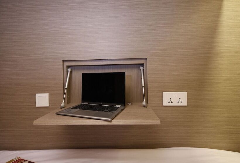 تختخواب در اتاق مشترک, Beat. Capsule Hostel @ Boat Quay