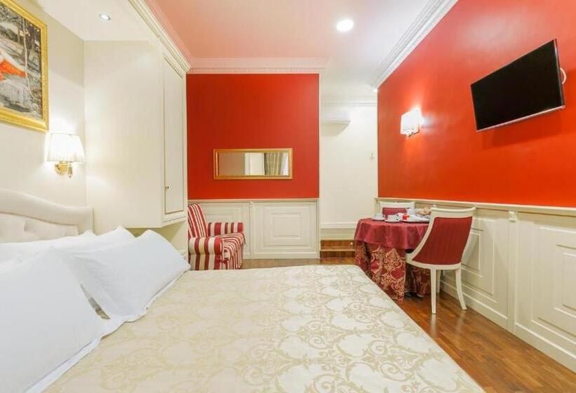 חדר קומפורט לשלושה, Dimora Frattina