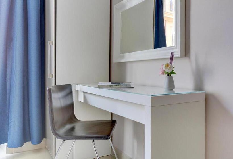 اتاق استاندارد, Happy Seasons