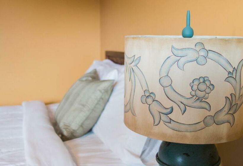 غرفة قياسية سرير مزدوج, Clarence Inn Extended Stay