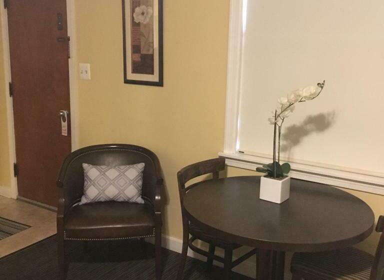 غرفة قياسية, Clarence Inn Extended Stay