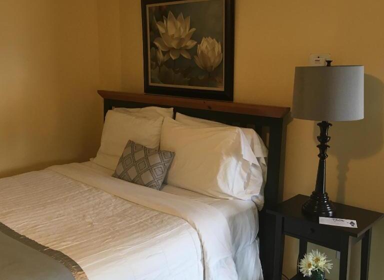 Номер Стандарт, Clarence Inn Extended Stay
