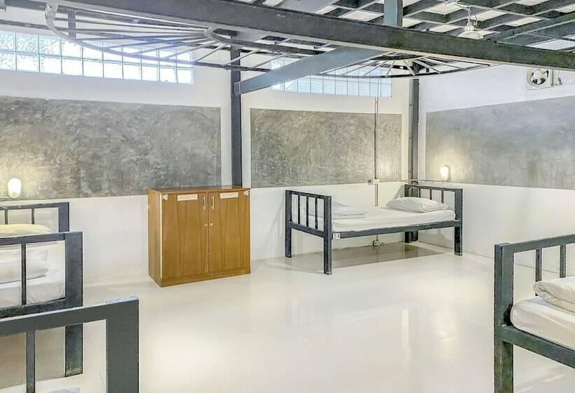 ルームシェアのワンベッド, Slumber Party Phi Phi