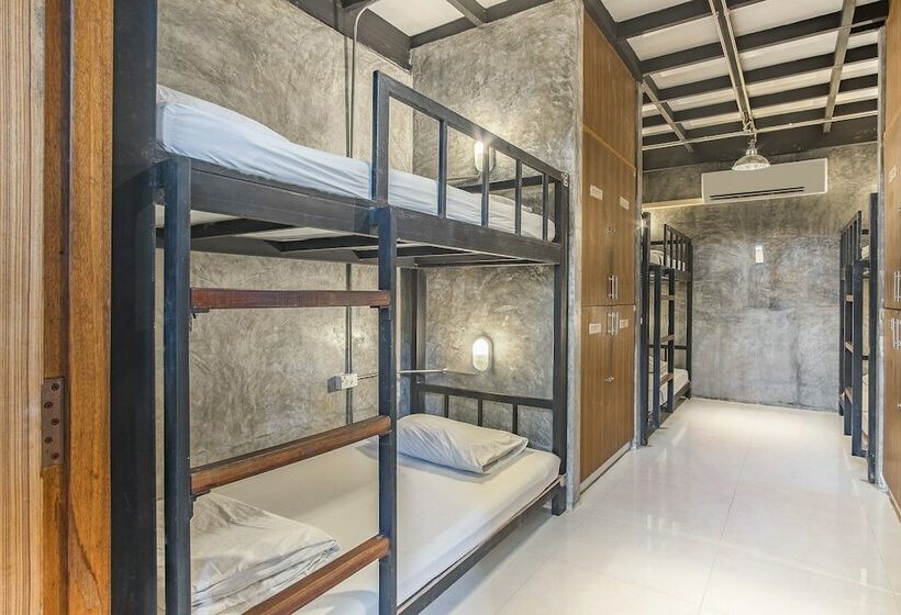 ルームシェアのワンベッド, Slumber Party Phi Phi