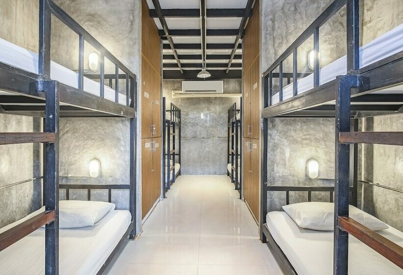 ルームシェアのワンベッド, Slumber Party Phi Phi