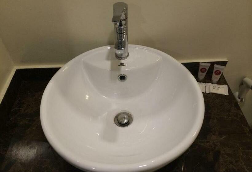 اتاق خانوادگی, Gt Hotel Iloilo