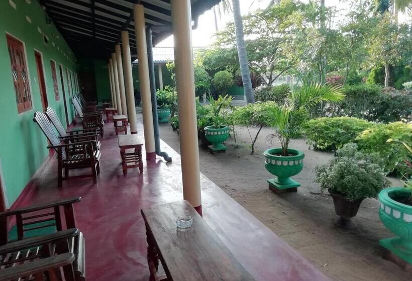 标准房带园景, Sea Zone Hotel Nilaveli