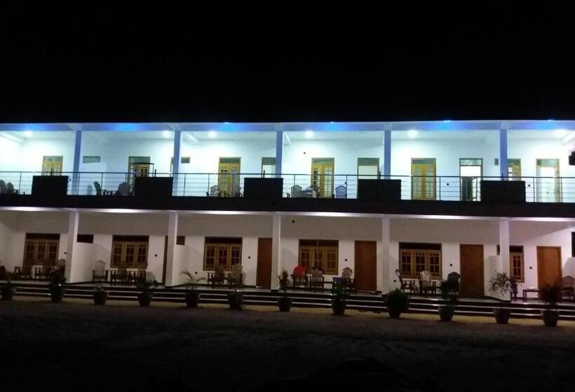 标准间带阳台, Sea Zone Hotel Nilaveli