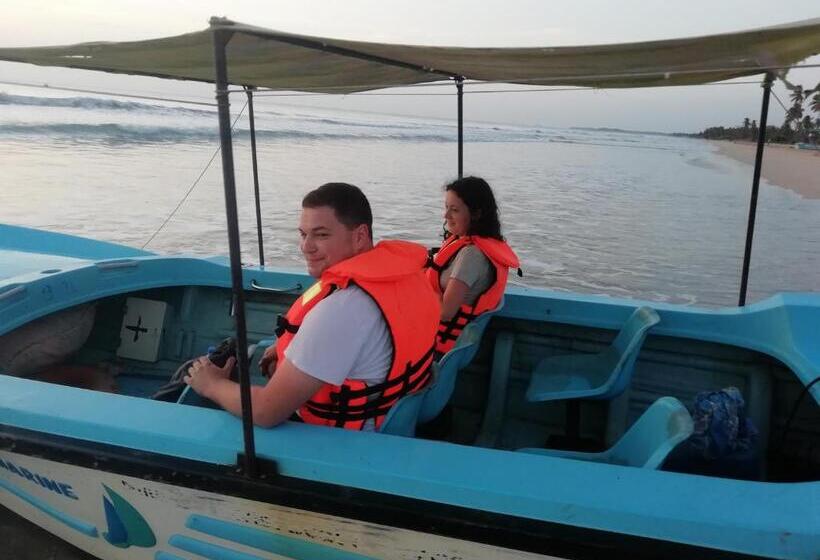 标准间带阳台, Sea Zone Hotel Nilaveli