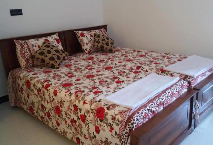 标准间带阳台, Sea Zone Hotel Nilaveli