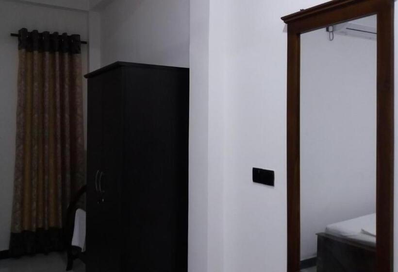 اتاق استاندارد با بالکن, Sea Zone Hotel Nilaveli
