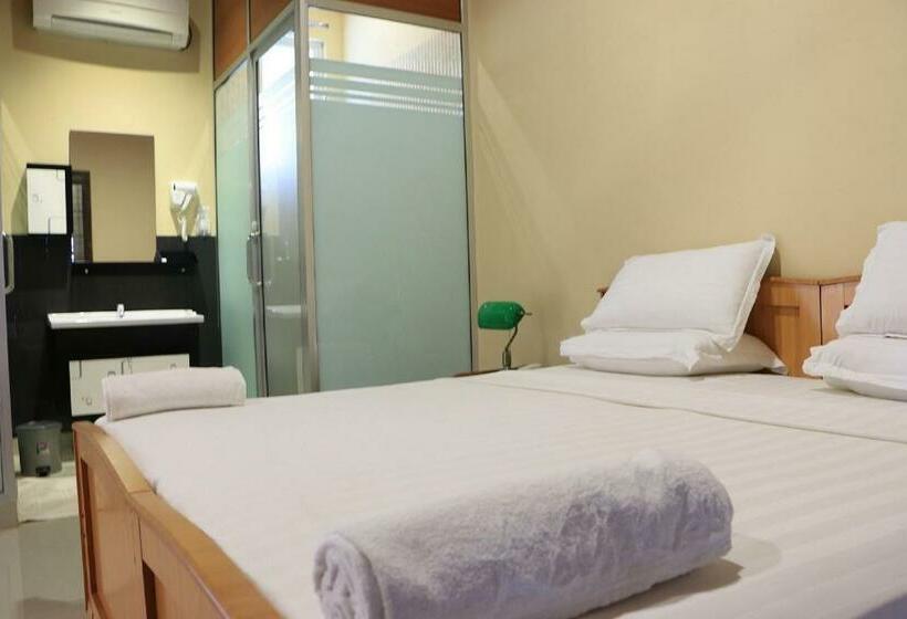 디럭스 룸, Gamodh Citadel Resort