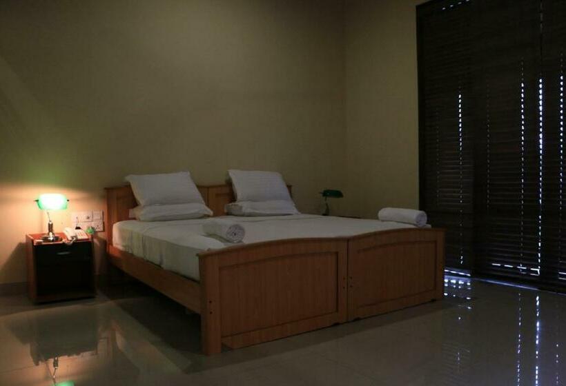 디럭스 룸, Gamodh Citadel Resort