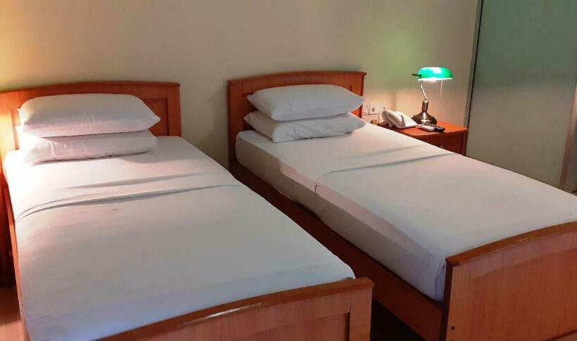 디럭스 룸, Gamodh Citadel Resort