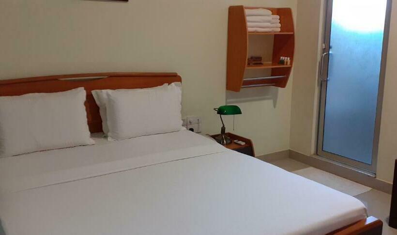 디럭스 룸, Gamodh Citadel Resort